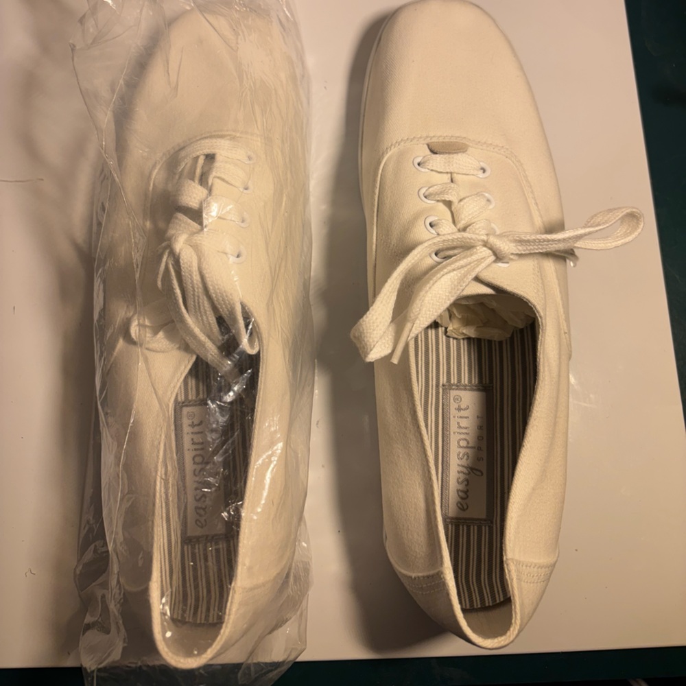 Vintage, Never Worn EasySpirit Walking Sneakers